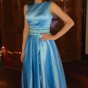 Prom dress , only worn a couple times !